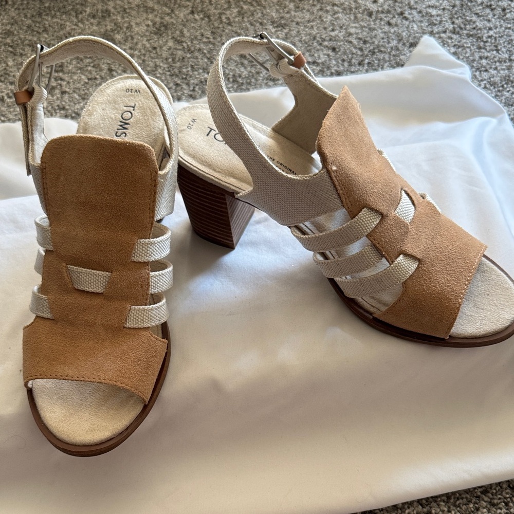 TOMS Women's Tan and Cream Heeled Sandals